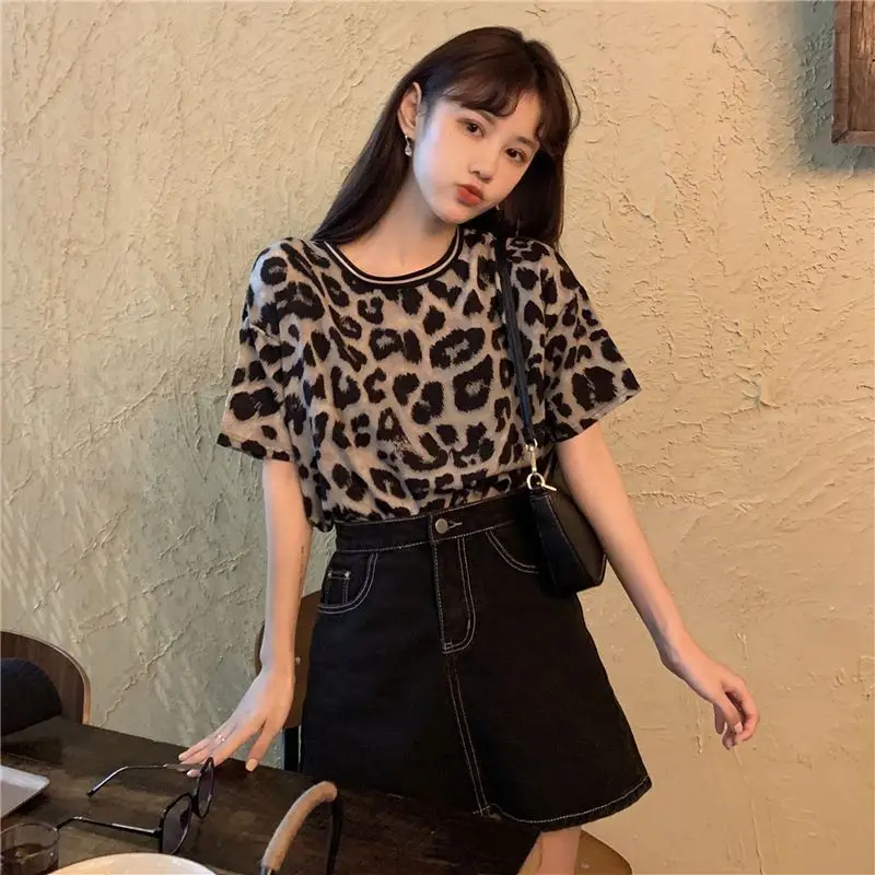 Women Leopard Print T-Shirt High Waist Shorts Set — feature 2