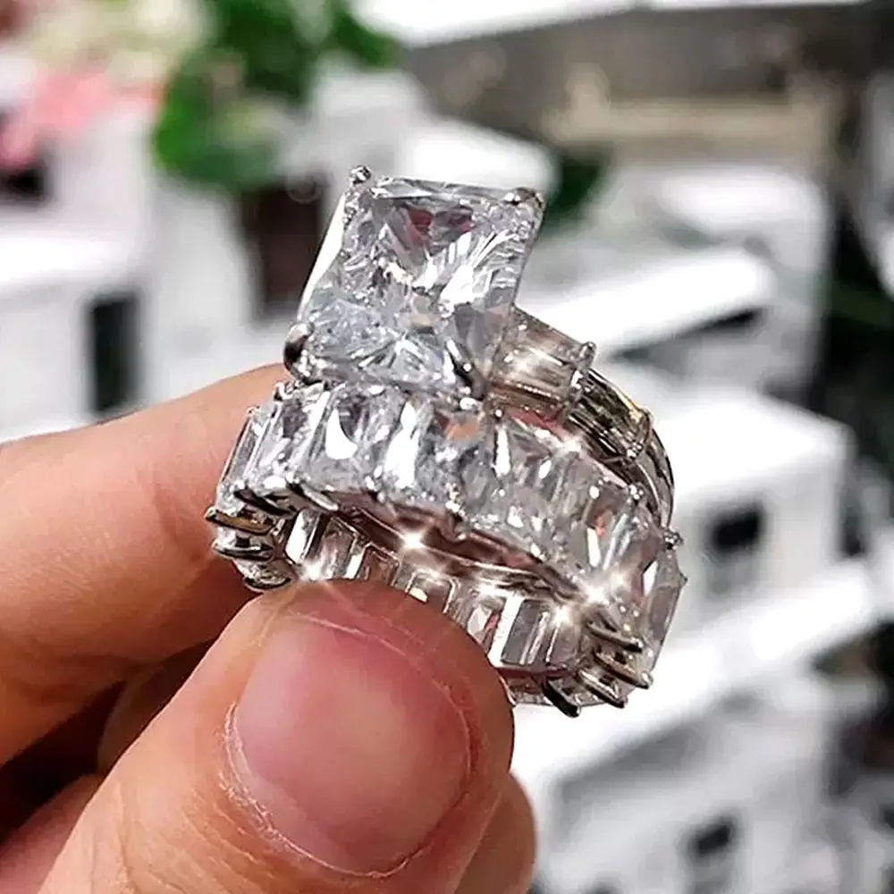 Luxury Emerald Cut Women's Ring Set for Wedding — feature 2