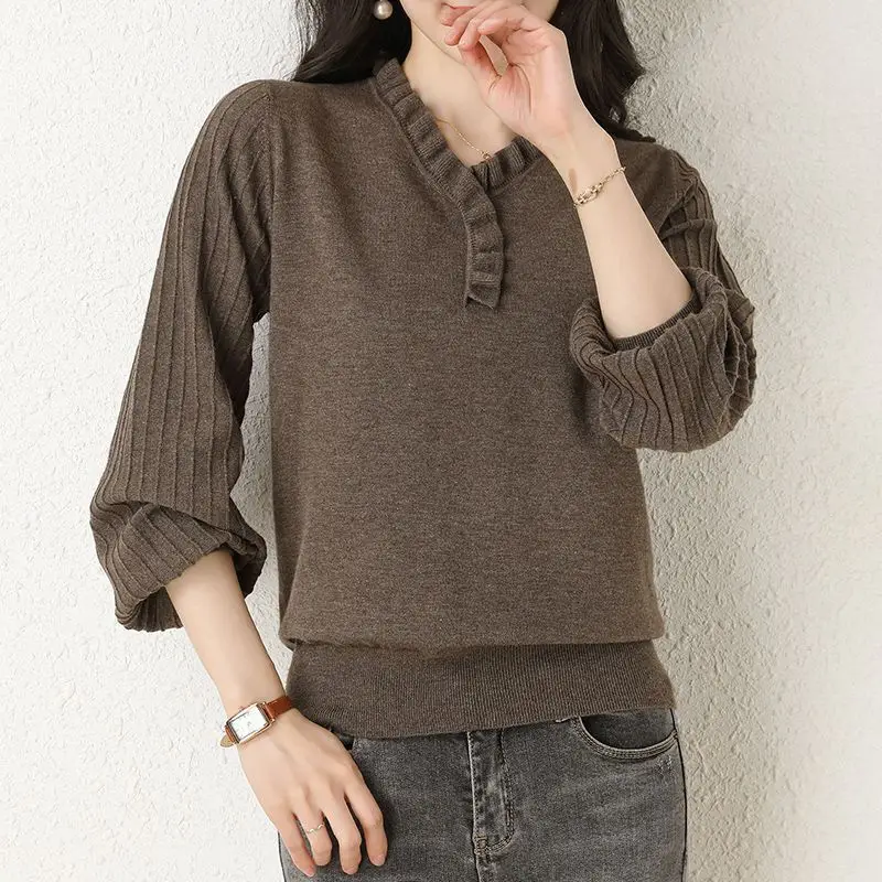 Women's Red V-Neck Knitted Sweater Autumn 2022