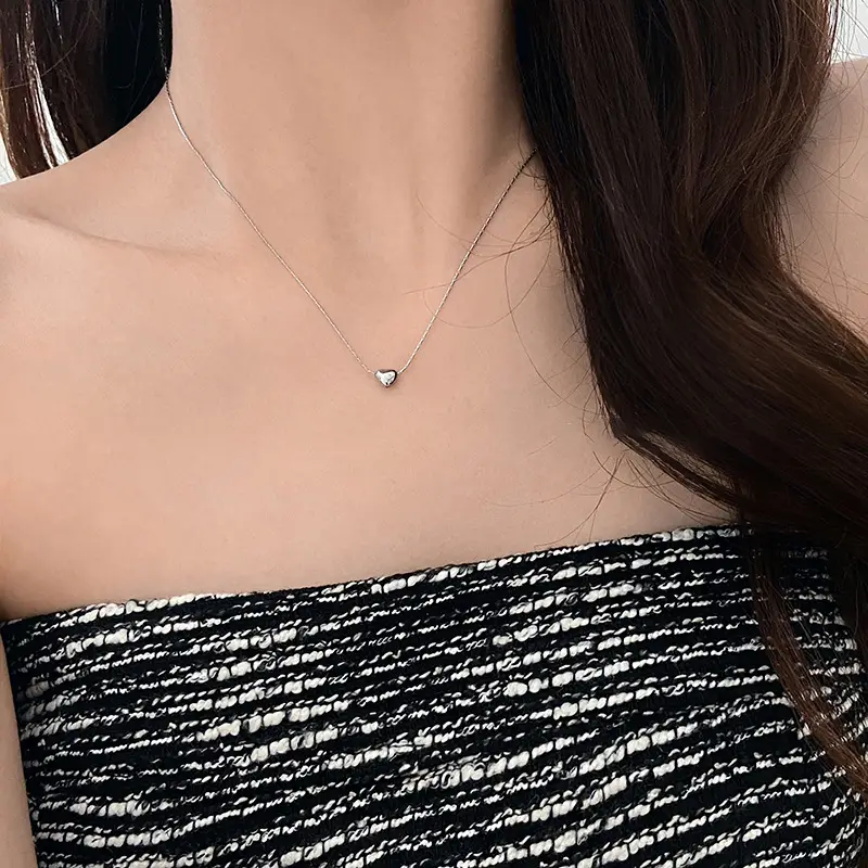 Golden Heart Necklace for Women, Gold Plated, Elegant Clavicle Chain, Summer Style — feature 4