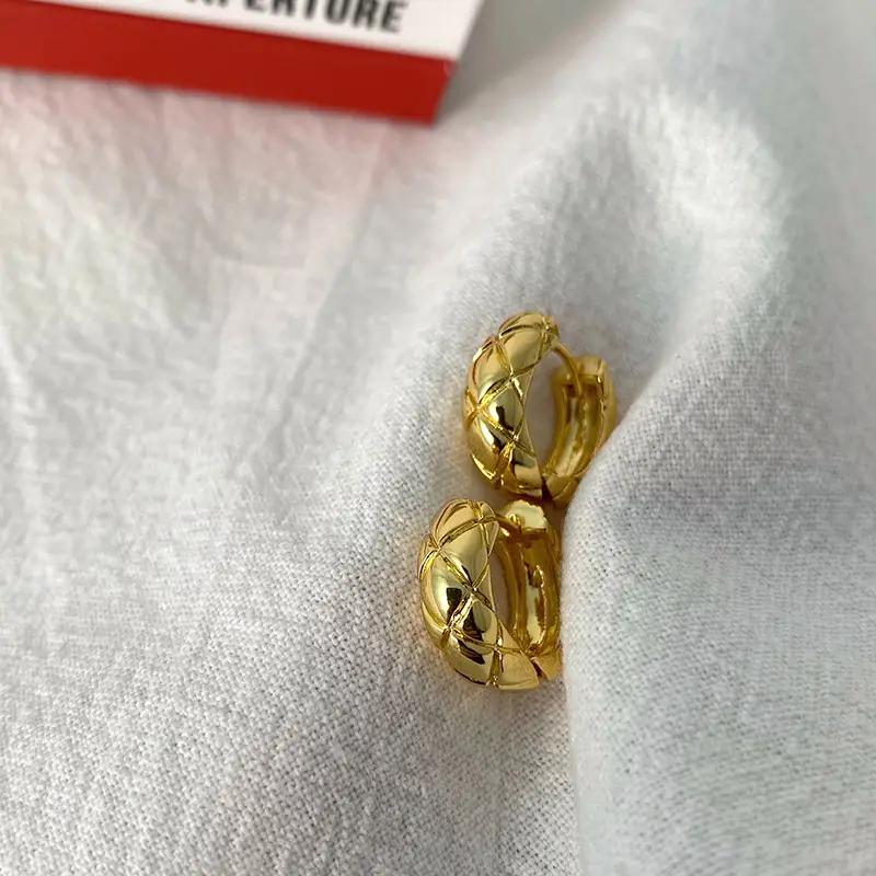 Diamond Plaid Earrings Small Gold Silver Ring — feature 7