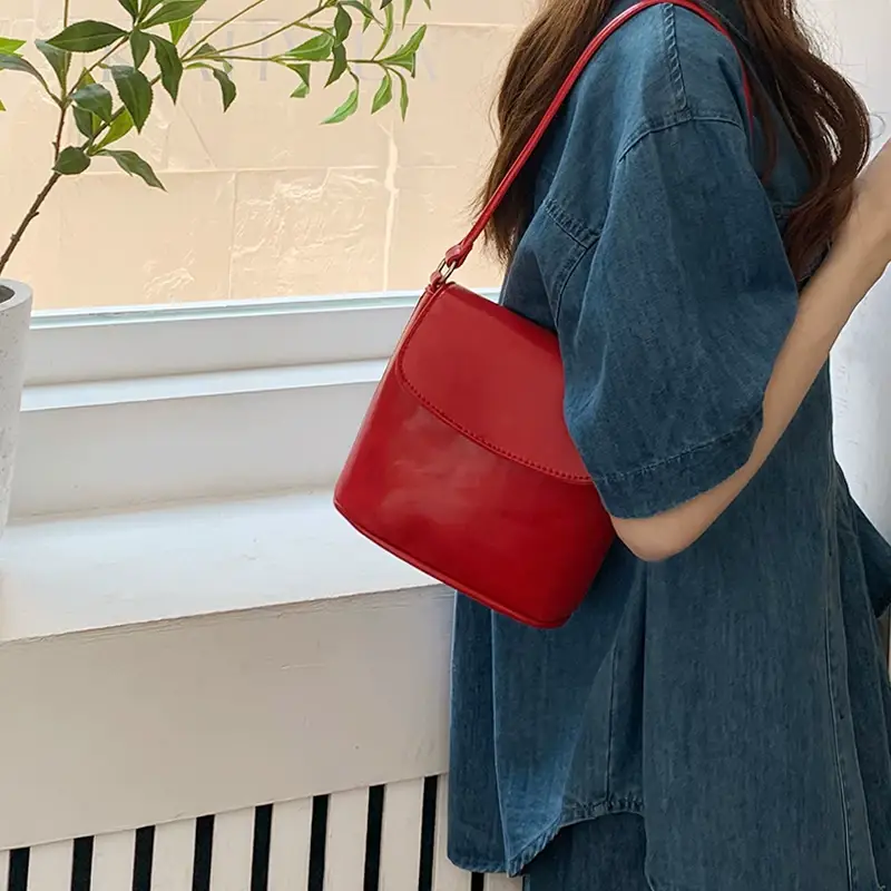 Homemade Bag for Women 2026 New Korean Style Ins Texture Versatile Niche Design Red Single Shoulder Crossbody Bucket Bag — feature 12