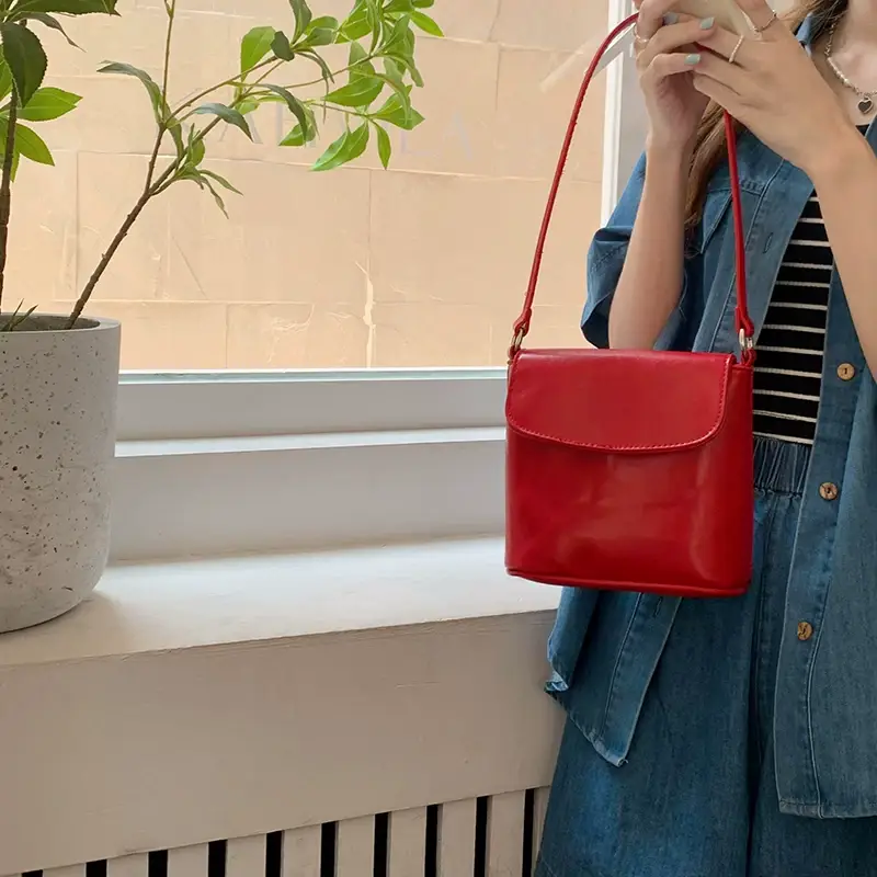 Homemade Bag for Women 2026 New Korean Style Ins Texture Versatile Niche Design Red Single Shoulder Crossbody Bucket Bag — feature 13