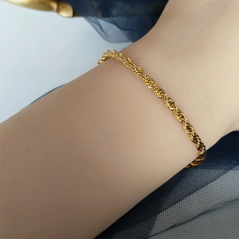 Luxury Gold Braided Necklace for Women - Image 2