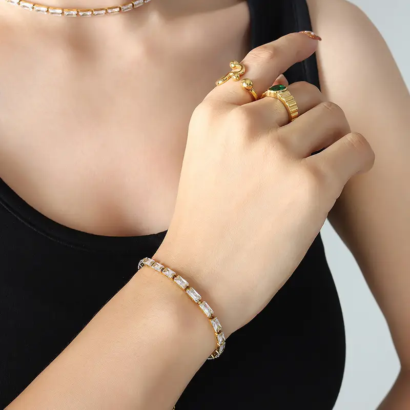 Titanium Chain Necklace Women Light Luxury Geometric Square - Image 10