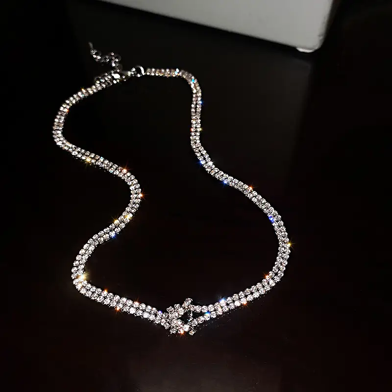 Luxury Choker Necklace with Sparkling Stones