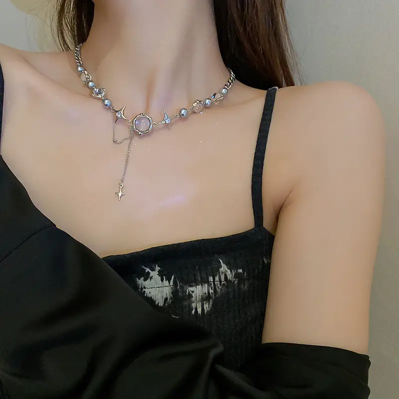 Luxury Choker Necklace with Sparkling Stones