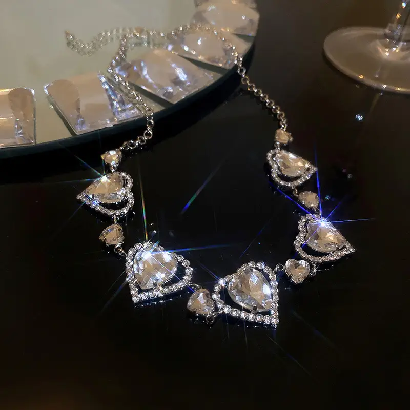 Luxury Choker Necklace with Sparkling Stones
