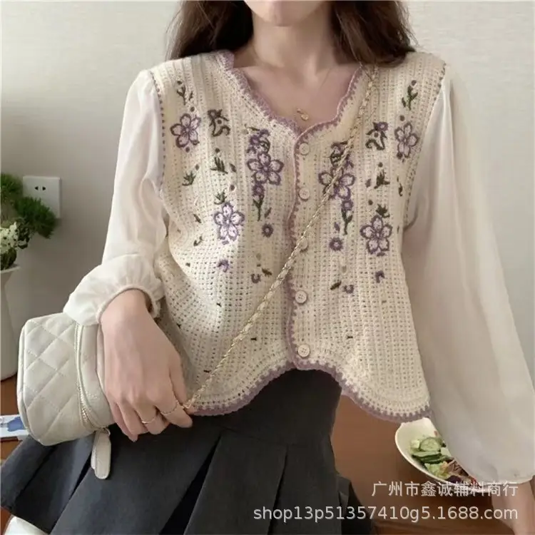 Korean Style Crochet V-Neck Shirt with Embroidered Design - Image 11
