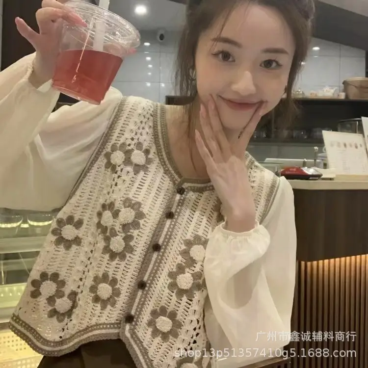 Korean Style Crochet V-Neck Shirt with Embroidered Design - Image 15
