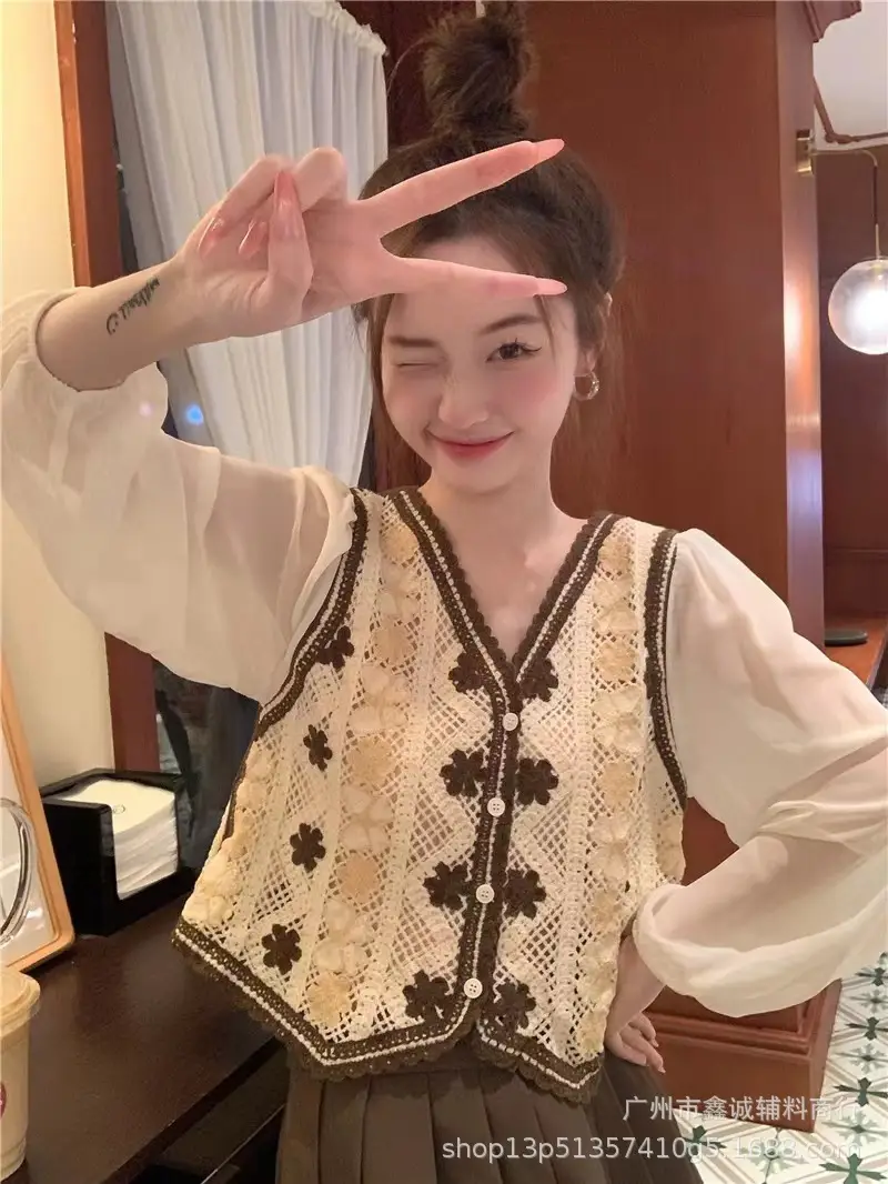 Korean Style Crochet V-Neck Shirt with Embroidered Design - Image 20