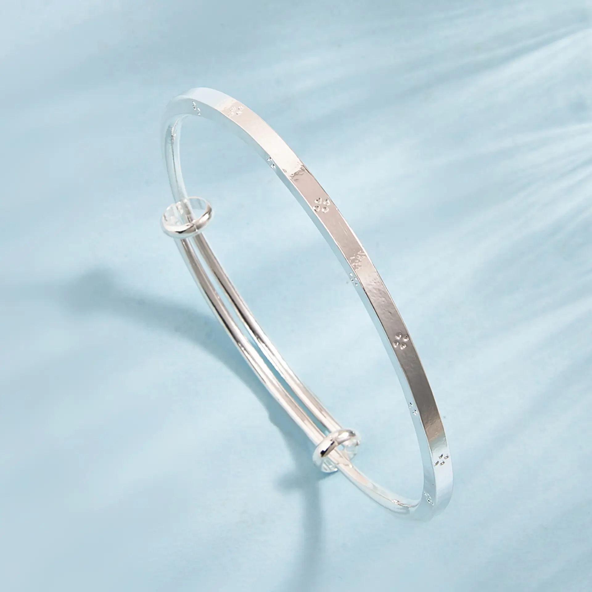 Pure Silver Four-Leaf Clover Bracelet for Women - Image 2