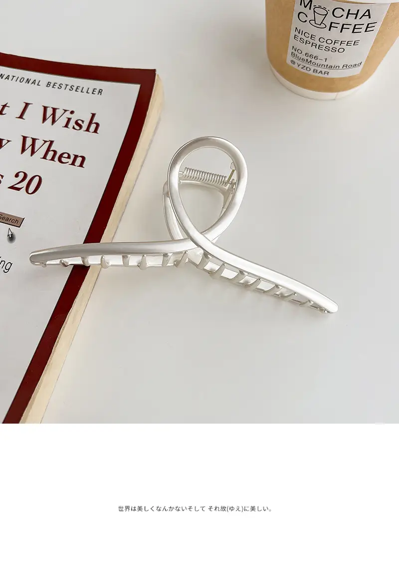 Oversized Metal Hair Clip for Women — feature 11