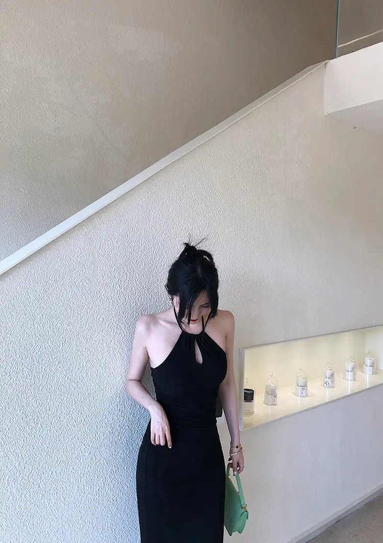 Black Off-Shoulder Slim Fit Dress with Tight Waist - Image 5