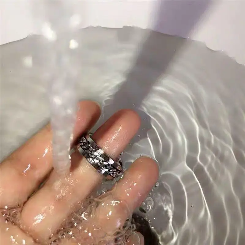 Women's Rotating Chain Aggressive Men's Ring
