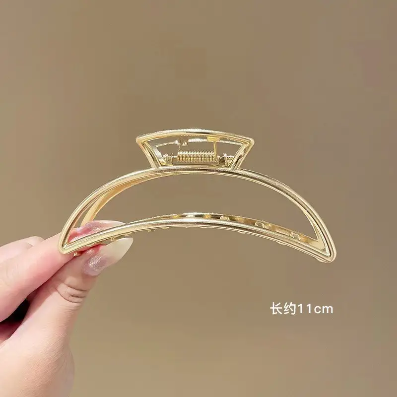 Gold Heart-Shaped Hair Clip for Women — feature 23