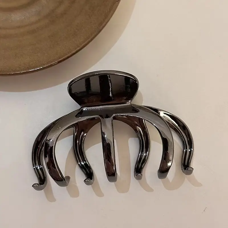 Gold Heart-Shaped Hair Clip for Women — feature 24