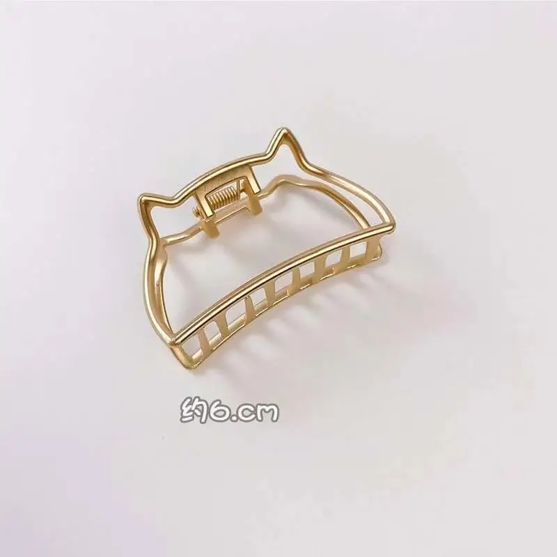 Gold Heart-Shaped Hair Clip for Women — feature 40