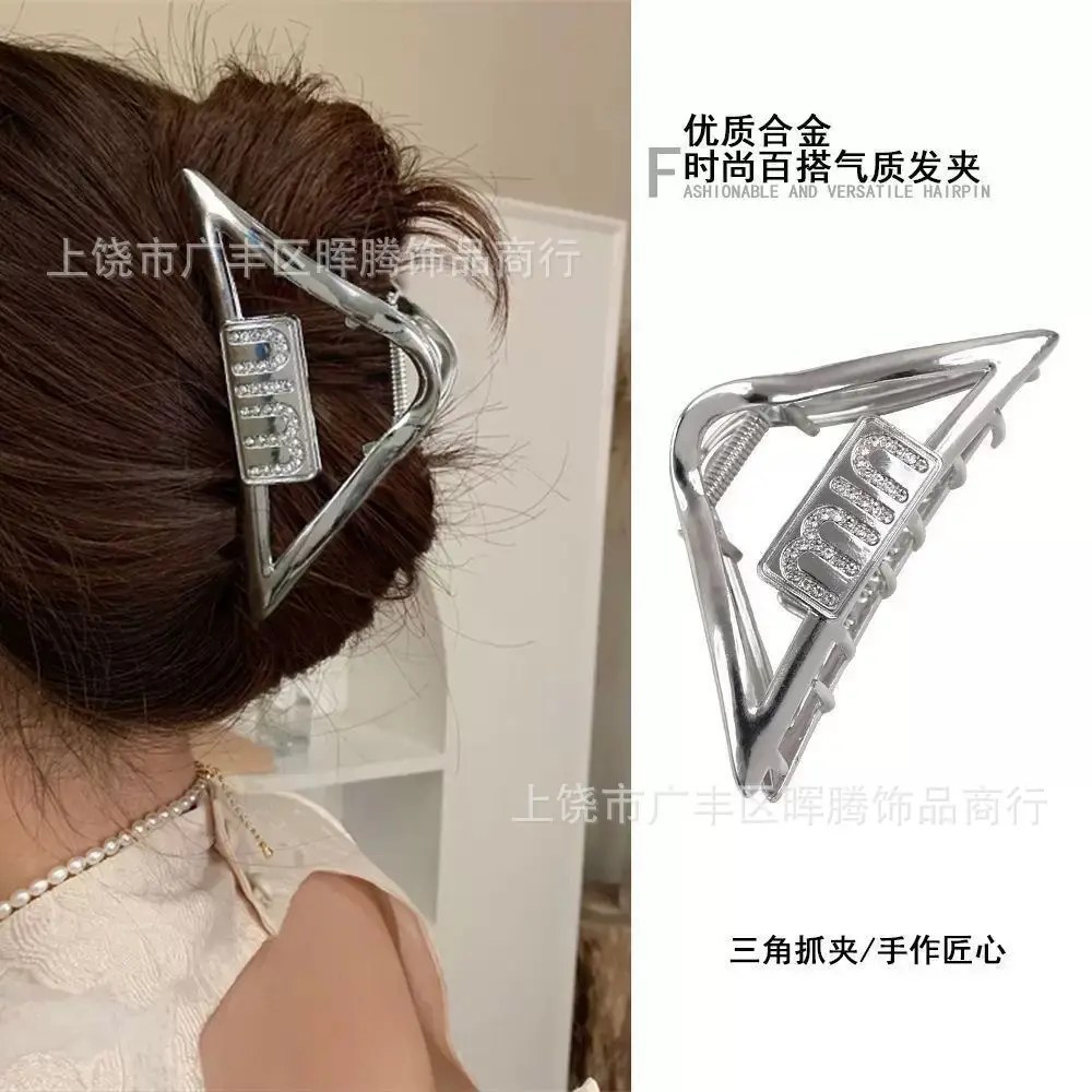 Gold Heart-Shaped Hair Clip for Women - Image 2