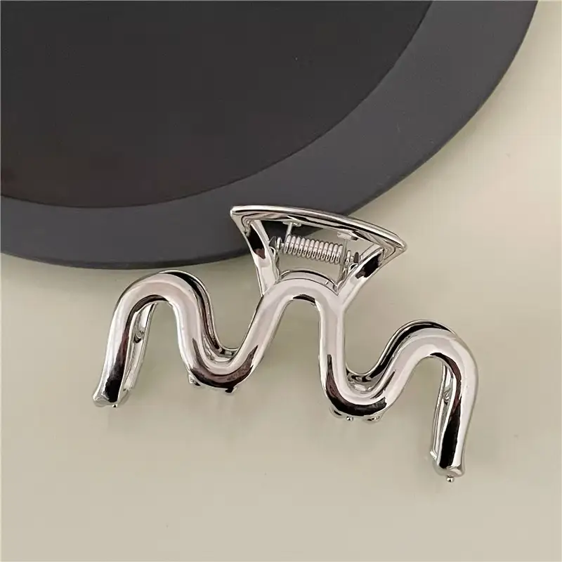 Gold Heart-Shaped Hair Clip for Women — feature 36