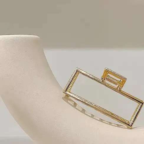 Gold Heart-Shaped Hair Clip for Women - Image 19