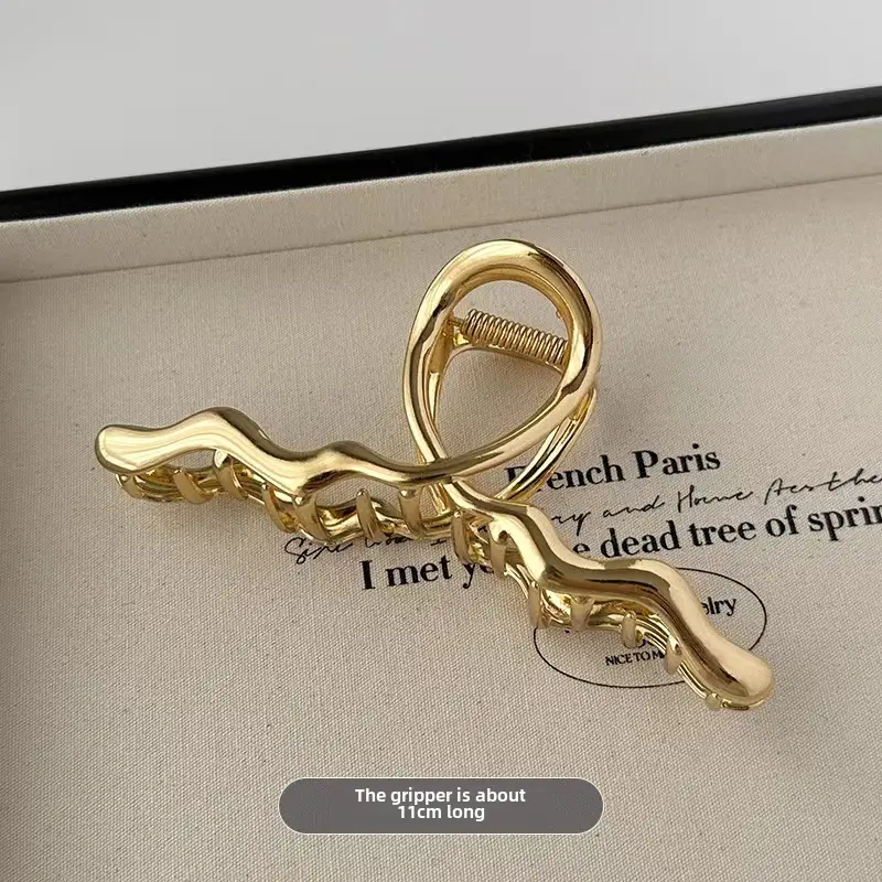 Gold Heart-Shaped Hair Clip for Women - Image 24