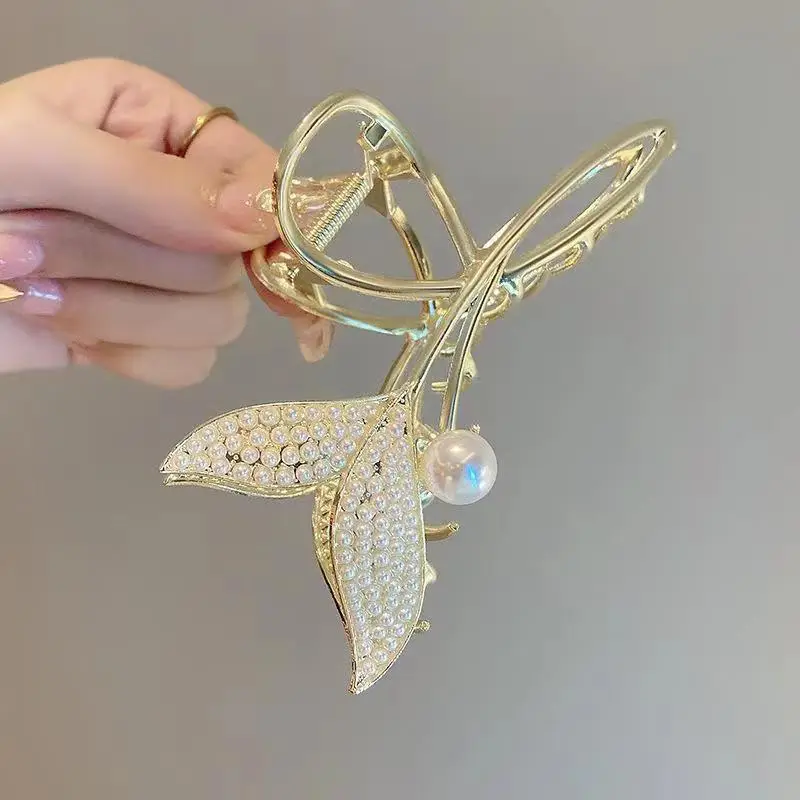 Gold Heart-Shaped Hair Clip for Women - Image 32