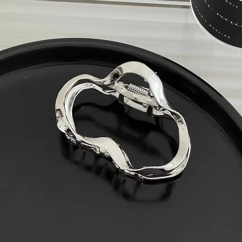 Gold Heart-Shaped Hair Clip for Women - Image 33