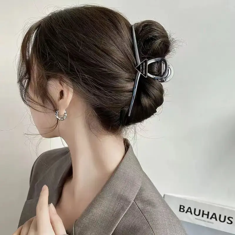 Gold Heart-Shaped Hair Clip for Women - Image 38