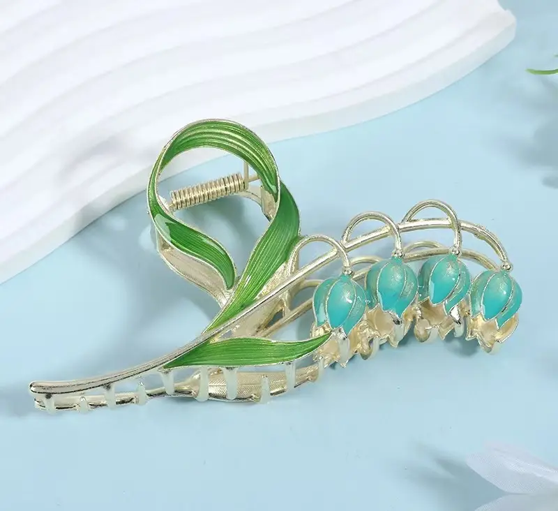 Gold Heart-Shaped Hair Clip for Women - Image 47
