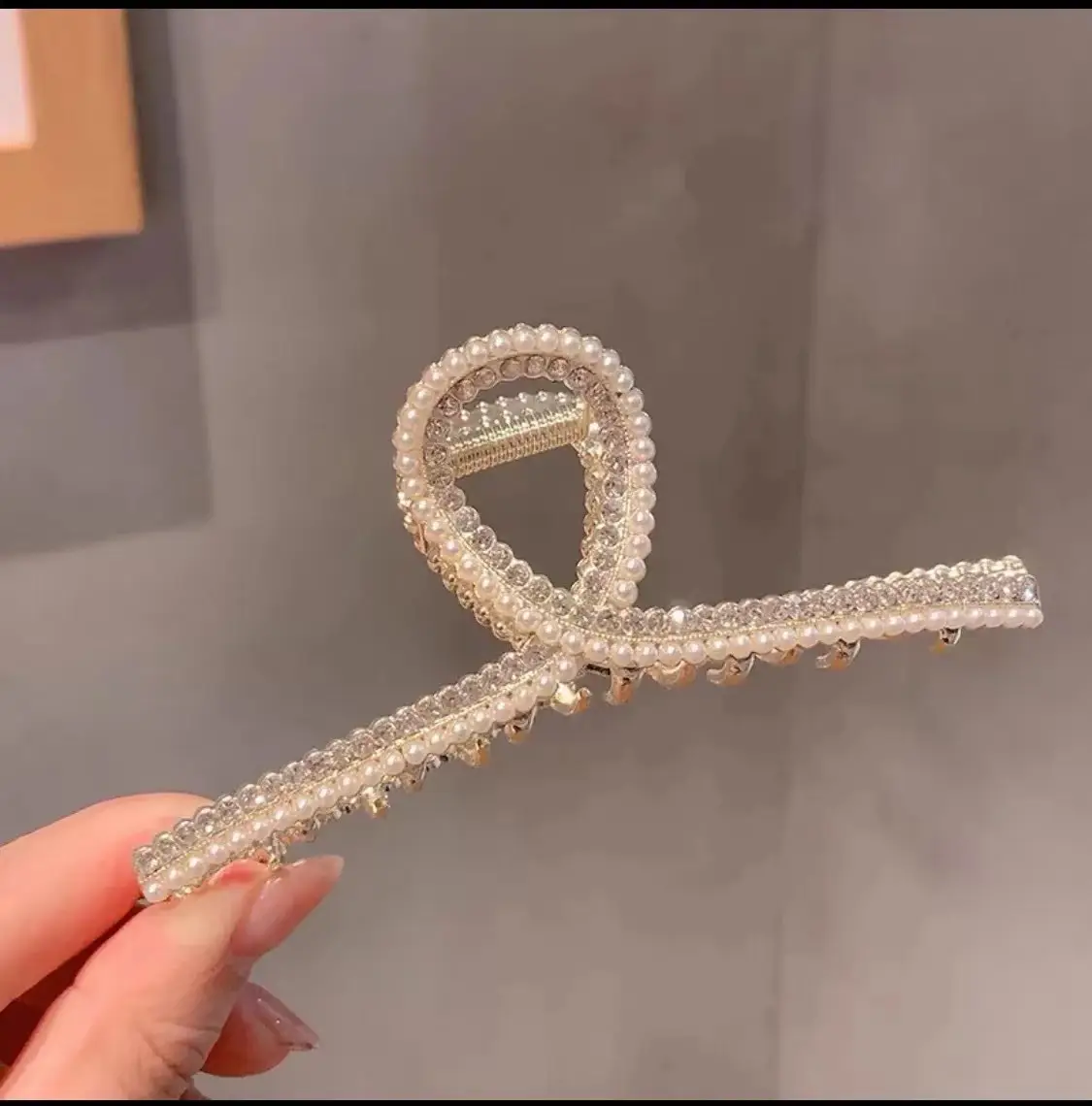 Gold Heart-Shaped Hair Clip for Women - Image 67