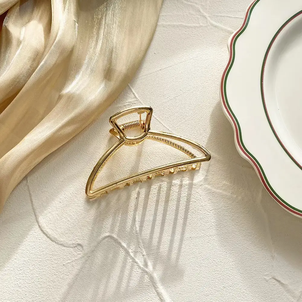 Gold Heart-Shaped Hair Clip for Women - Image 7