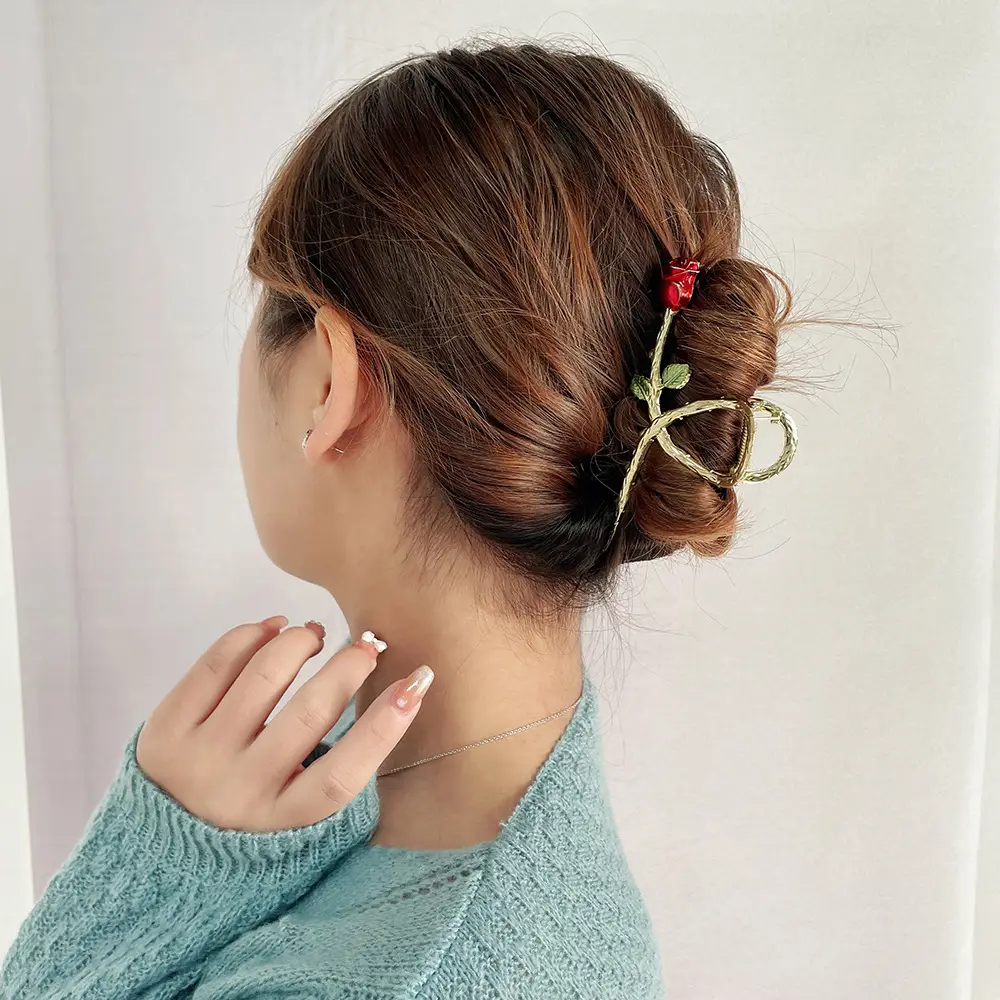 Gold Heart-Shaped Hair Clip for Women - Image 71