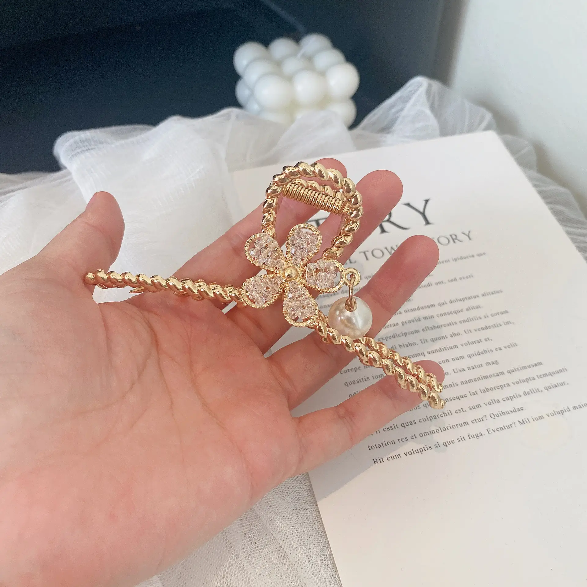 Gold Heart-Shaped Hair Clip for Women - Image 72