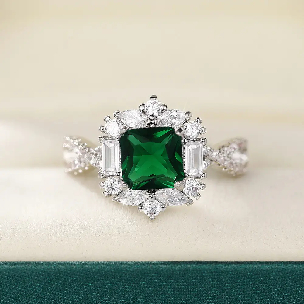 Luxury Emerald Zircon Wedding Ring with Diamond Set — feature 4