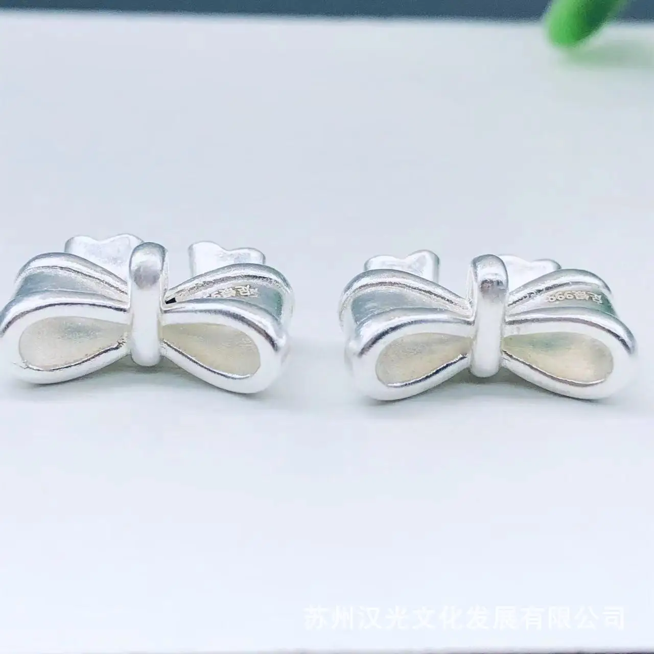 3D Hard Silver Bow Bracelets 999 Wholesale - Image 3