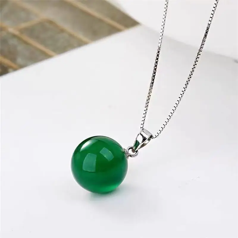 Green Agate Pendant with Silver Chain & Clasp - Image 3