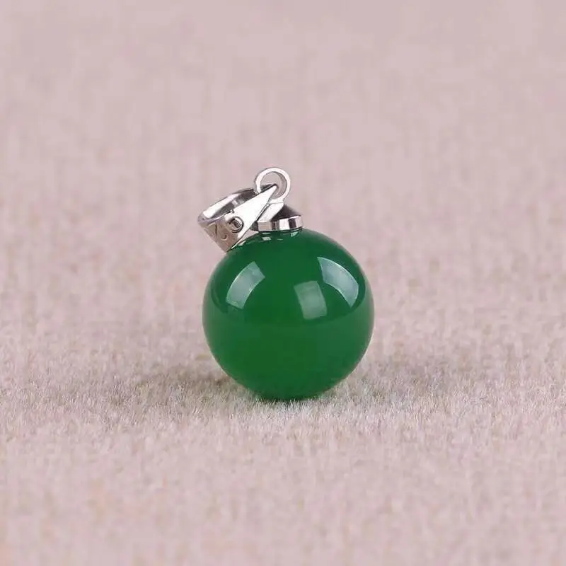 Green Agate Pendant with Silver Chain & Clasp — feature 4