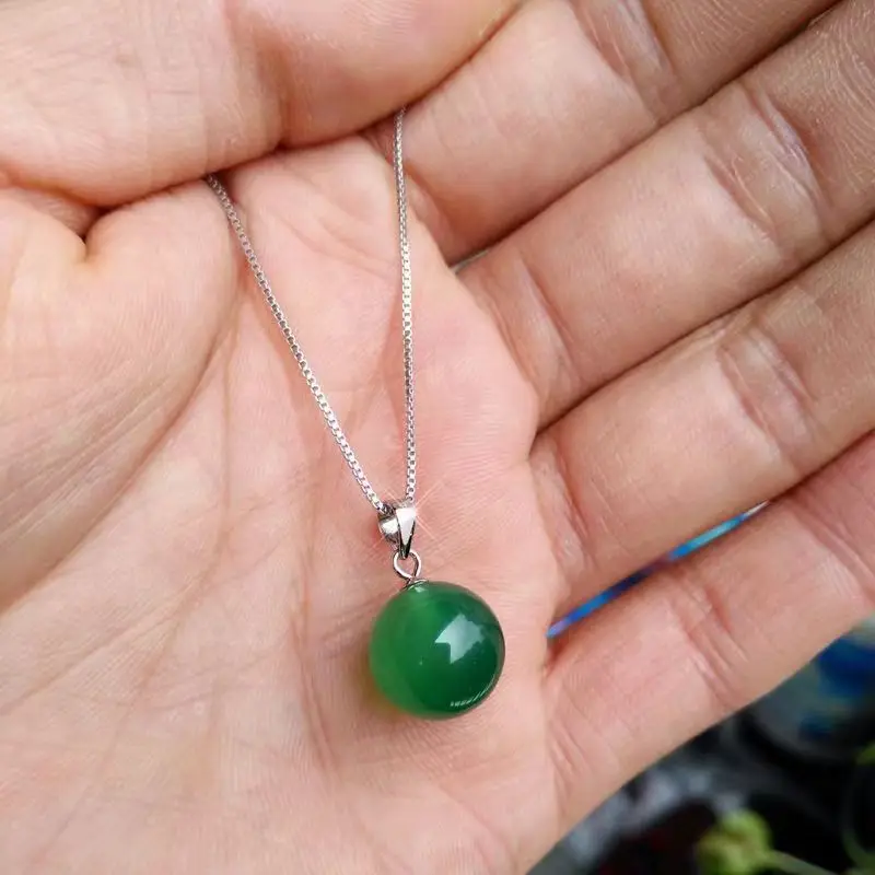 Green Agate Pendant with Silver Chain & Clasp — feature 9