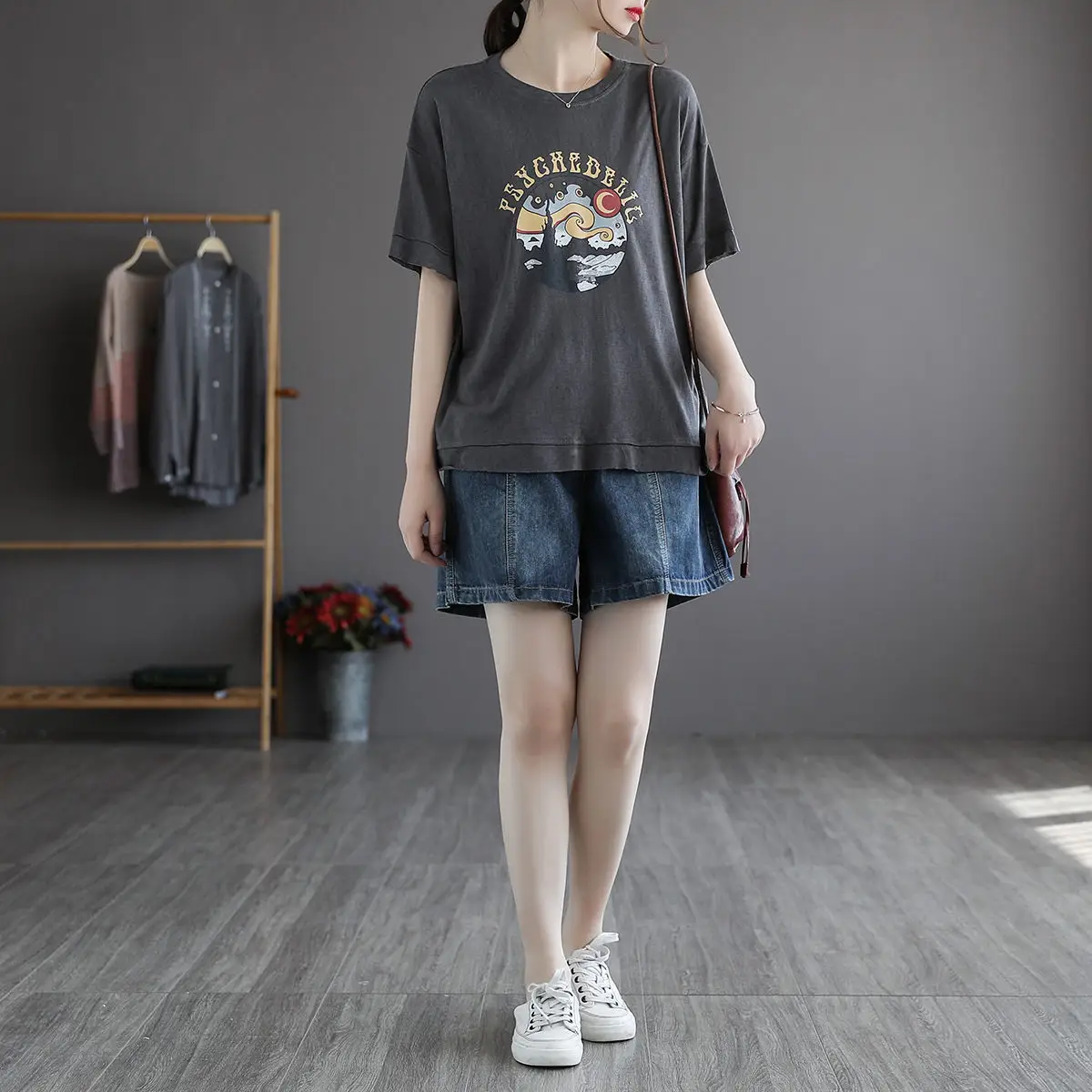 Women Denim Shorts with Large Pockets & Elastic Waist - Image 4