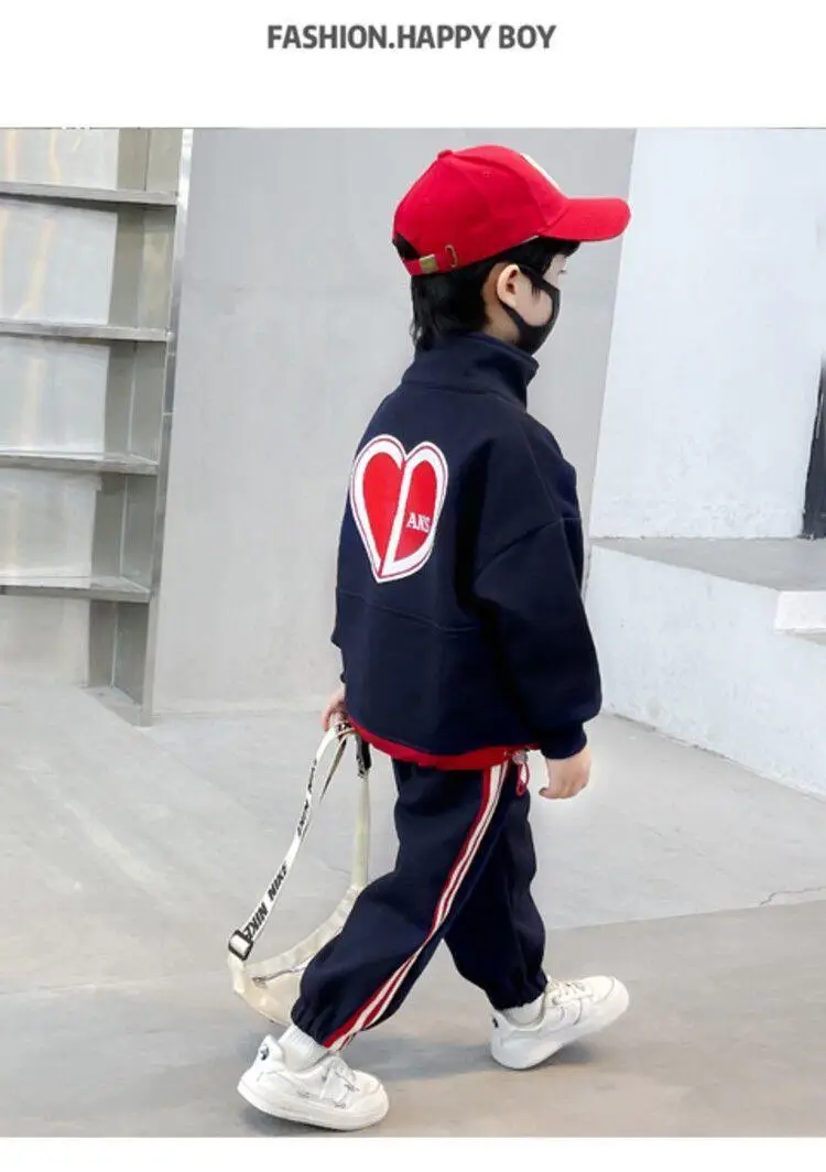 Kids 2-Piece Sweatshirt Track Suit Navy Red Heart Print — feature 16