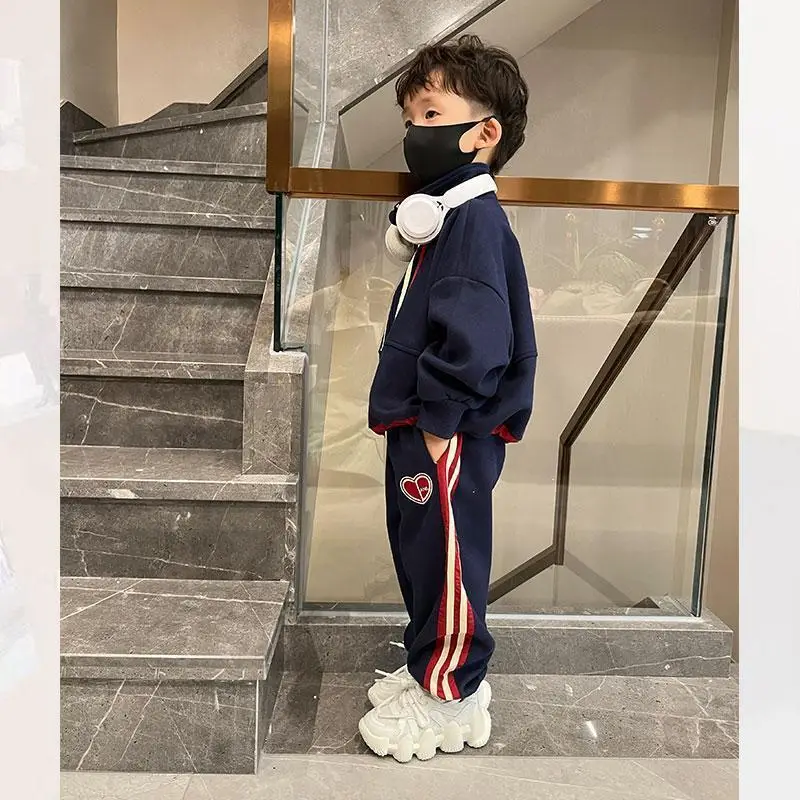 Kids 2-Piece Sweatshirt Track Suit Navy Red Heart Print — feature 24