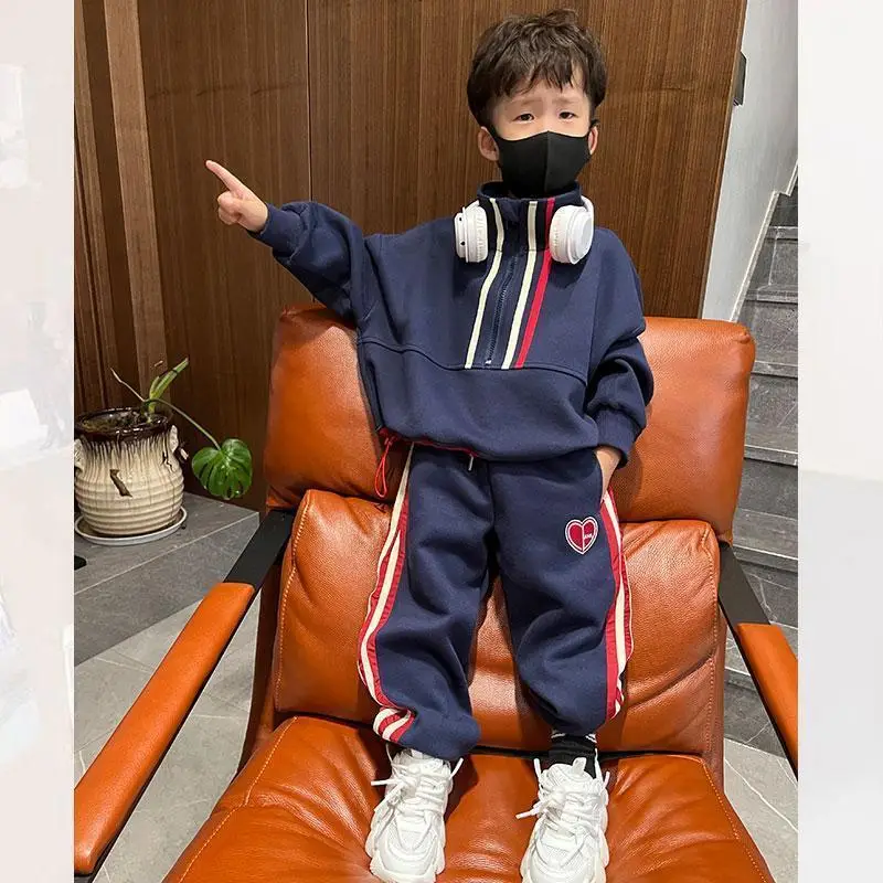 Kids 2-Piece Sweatshirt Track Suit Navy Red Heart Print — feature 25