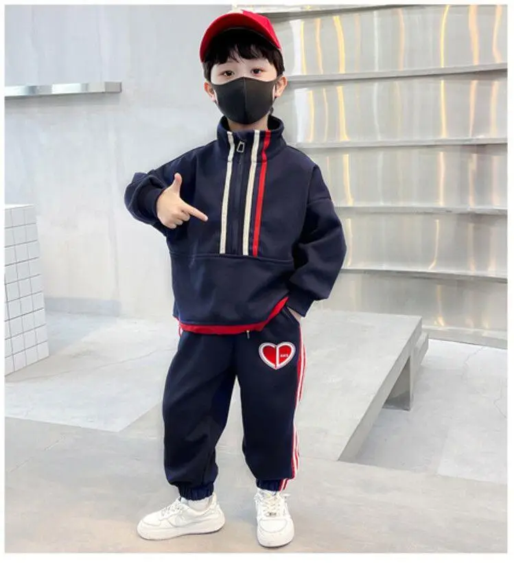 Kids 2-Piece Sweatshirt Track Suit Navy Red Heart Print — feature 9