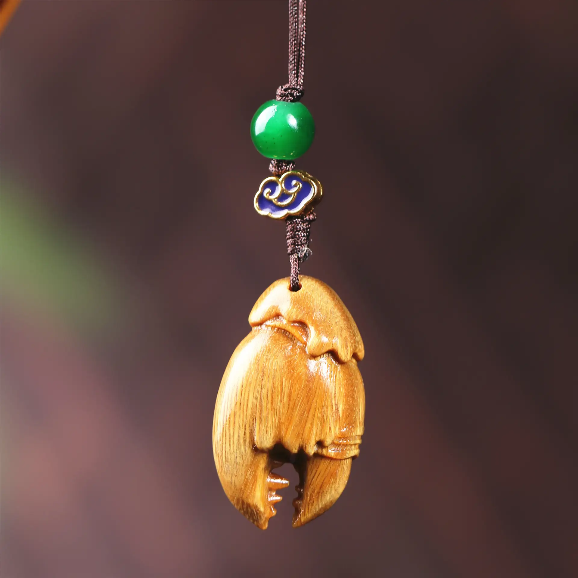 Red Sandalwood Crab Clamp Pendant with Green Stone