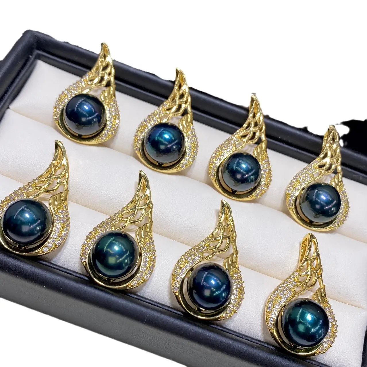 Gold Injection Pearl Necklace with Round Beads - Image 5