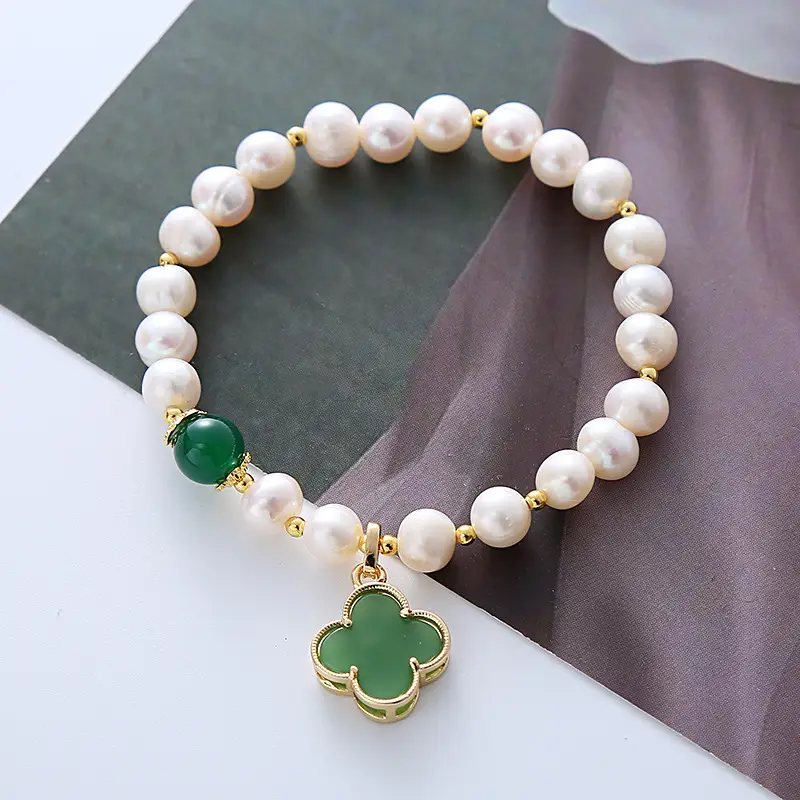 Women's Pearl Bracelet with Green Jade Pendant - Image 4