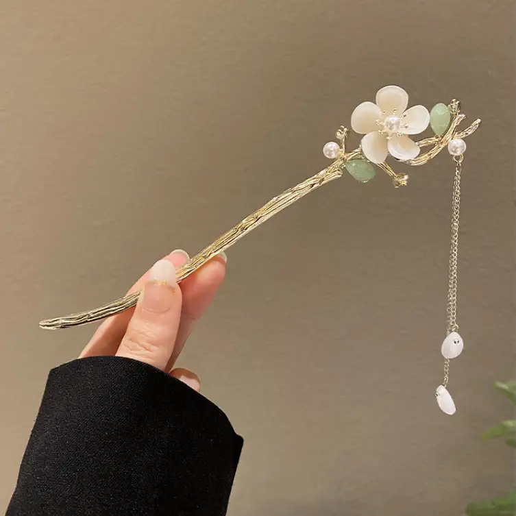 Antique Hanfu Tassel Hairpin with Blue Crystal Design - Image 17