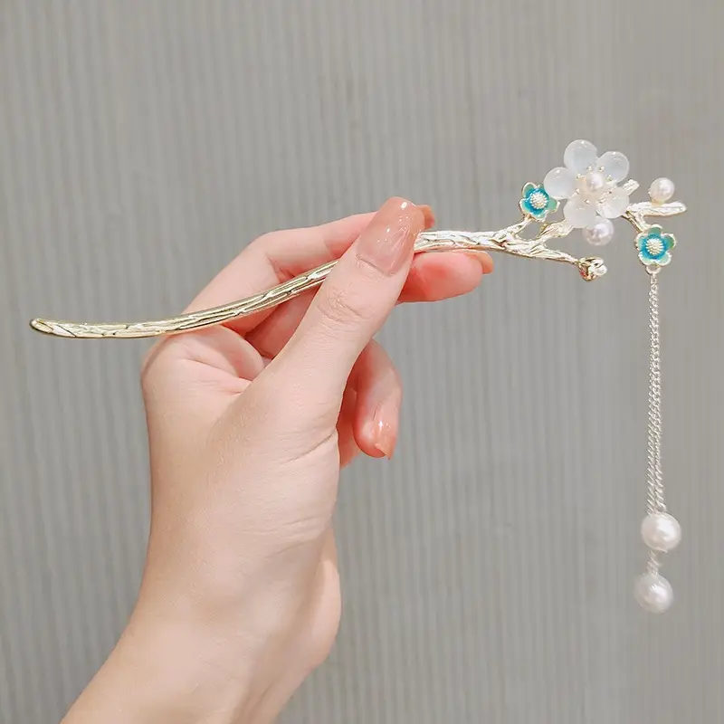 Antique Hanfu Tassel Hairpin with Blue Crystal Design - Image 7