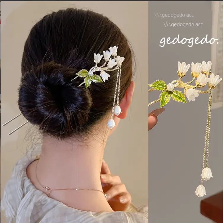 Antique Hanfu Tassel Hairpin with Blue Crystal Design - Image 9